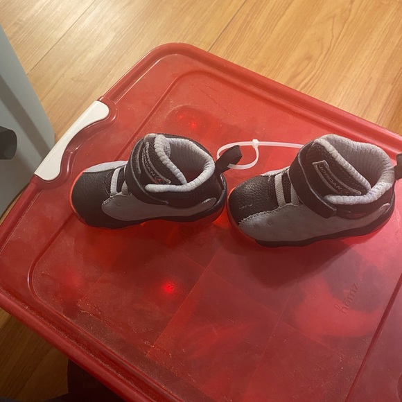 Toddler sneakers good condition - Picture 2 of 11
